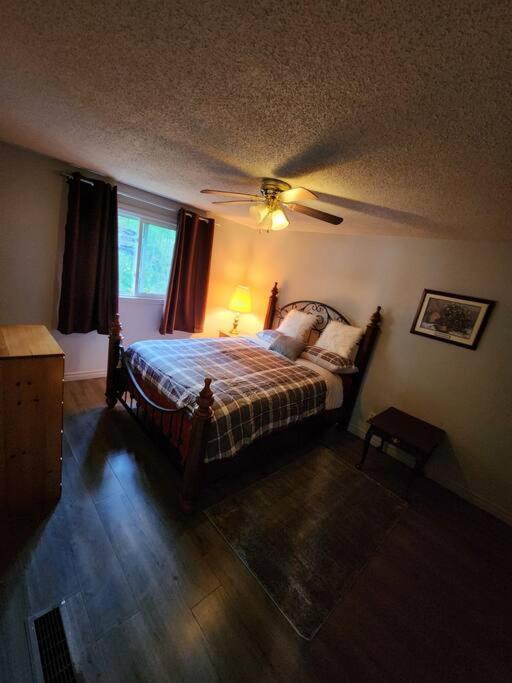 Entire 3 Bedroom House In Elliot Lake ภายนอก รูปภาพ